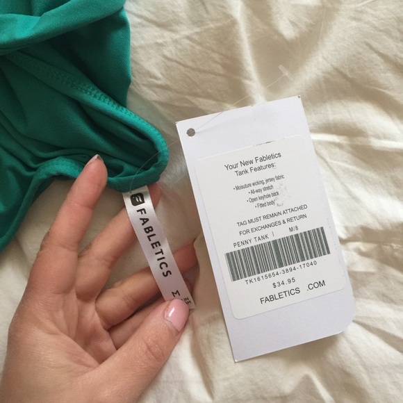 NWT Fabletics Workout Tank - Picture 4 of 4